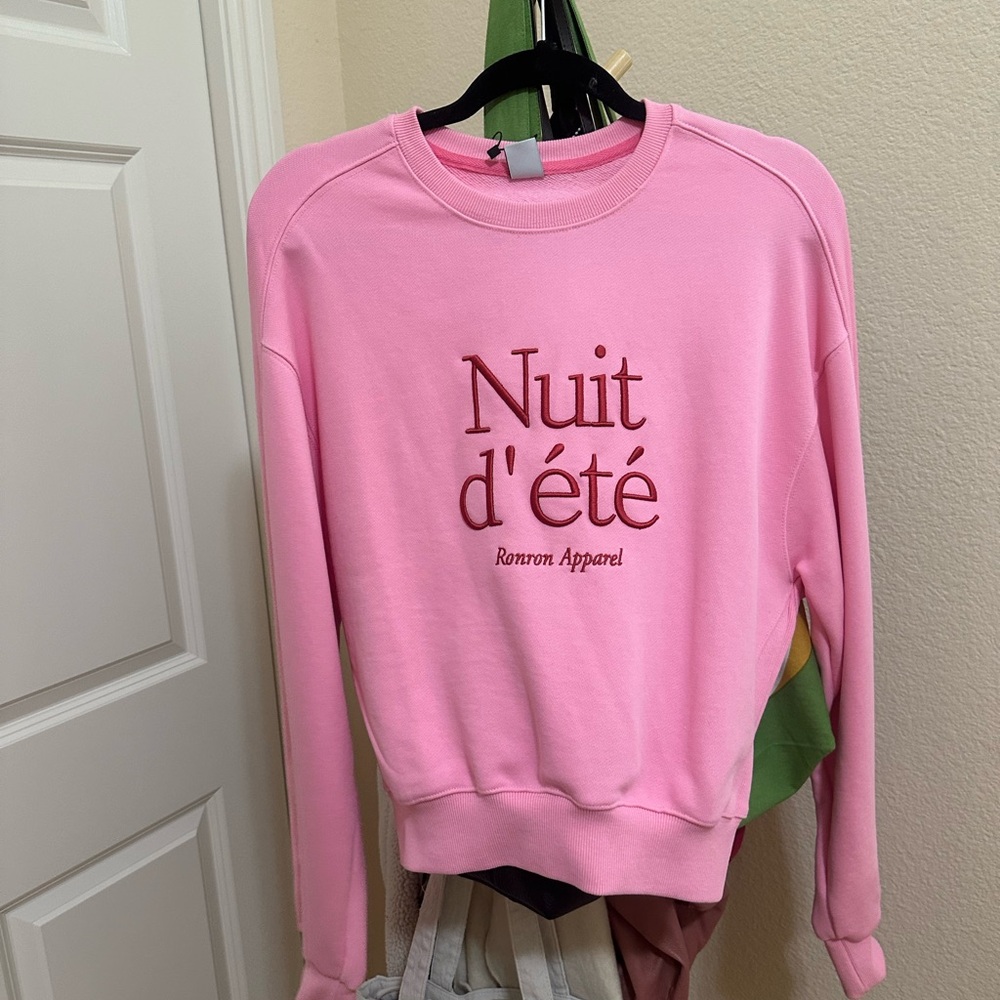 Sweatshirt